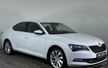 Skoda Superb III рестайлинг, 2017 год, 2 350 000 рублей, 3 фотография