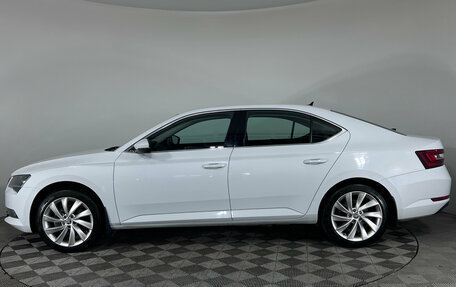 Skoda Superb III рестайлинг, 2017 год, 2 350 000 рублей, 8 фотография