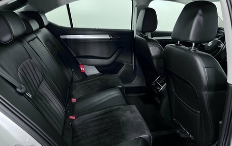 Skoda Superb III рестайлинг, 2017 год, 2 350 000 рублей, 20 фотография