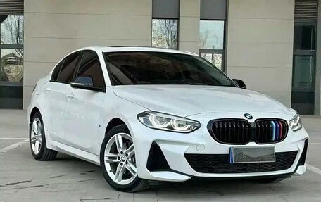 BMW 1 серия, 2023 год, 1 800 000 рублей, 2 фотография