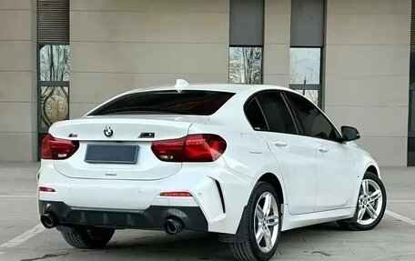 BMW 1 серия, 2023 год, 1 800 000 рублей, 3 фотография