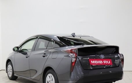 Toyota Prius IV XW50, 2017 год, 1 500 000 рублей, 7 фотография