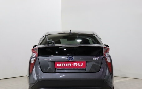 Toyota Prius IV XW50, 2017 год, 1 500 000 рублей, 6 фотография