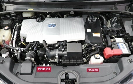 Toyota Prius IV XW50, 2017 год, 1 500 000 рублей, 9 фотография