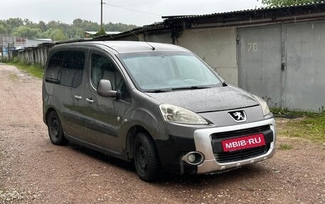 Peugeot Partner II рестайлинг 2, 2011 год, 550 000 рублей, 3 фотография