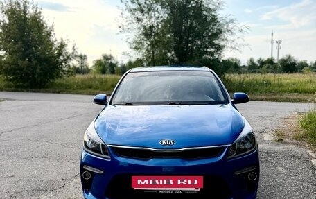KIA Rio IV, 2018 год, 1 350 000 рублей, 2 фотография