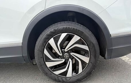 Volkswagen Tiguan II, 2022 год, 2 900 030 рублей, 2 фотография
