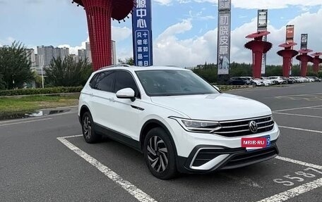 Volkswagen Tiguan II, 2022 год, 2 900 030 рублей, 21 фотография
