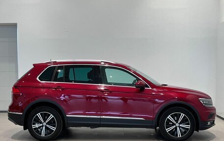 Volkswagen Tiguan II, 2018 год, 2 849 000 рублей, 5 фотография