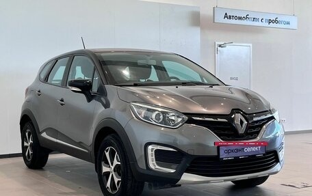 Renault Kaptur I рестайлинг, 2020 год, 1 599 000 рублей, 3 фотография