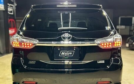 Toyota Wish II, 2017 год, 1 250 000 рублей, 7 фотография