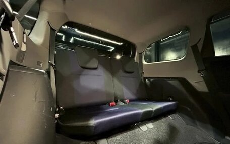 Toyota Wish II, 2017 год, 1 250 000 рублей, 28 фотография