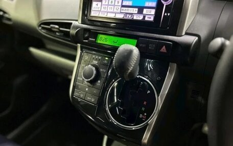 Toyota Wish II, 2017 год, 1 250 000 рублей, 36 фотография