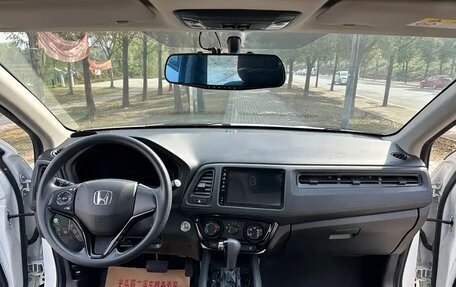 Honda Vezel, 2022 год, 1 600 000 рублей, 7 фотография