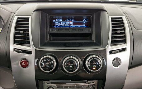 Mitsubishi Pajero Sport II рестайлинг, 2012 год, 2 500 000 рублей, 15 фотография