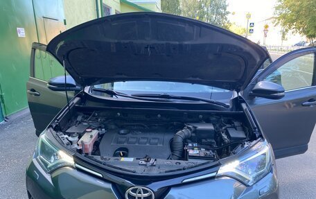 Toyota RAV4, 2016 год, 1 850 000 рублей, 14 фотография