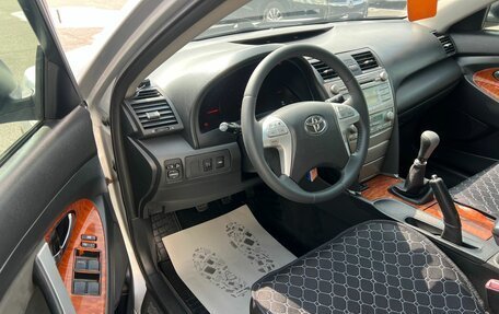 Toyota Camry, 2008 год, 749 999 рублей, 10 фотография