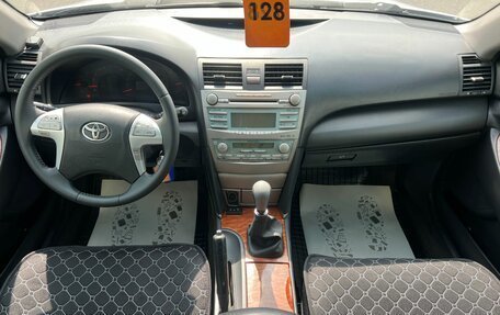 Toyota Camry, 2008 год, 749 999 рублей, 16 фотография