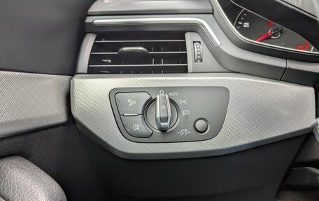 Audi A4, 2018 год, 2 950 000 рублей, 6 фотография