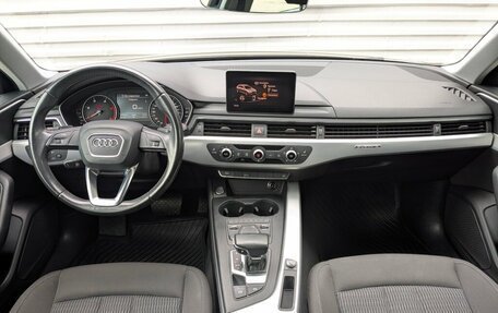 Audi A4, 2018 год, 2 950 000 рублей, 10 фотография