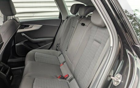 Audi A4, 2018 год, 2 950 000 рублей, 20 фотография