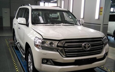 Toyota Land Cruiser 200, 2018 год, 7 000 000 рублей, 1 фотография