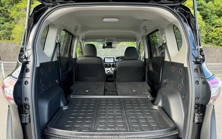 Toyota Sienta II, 2022 год, 1 200 000 рублей, 12 фотография