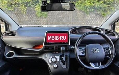Toyota Sienta II, 2022 год, 1 200 000 рублей, 7 фотография