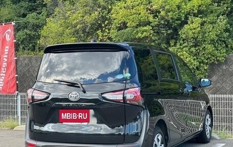 Toyota Sienta II, 2022 год, 1 200 000 рублей, 4 фотография