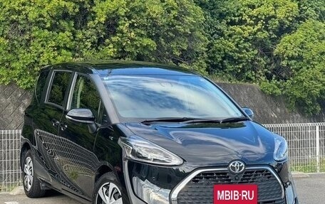 Toyota Sienta II, 2022 год, 1 200 000 рублей, 3 фотография
