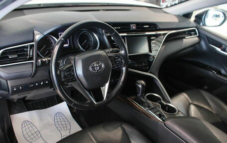 Toyota Camry, 2018 год, 2 684 900 рублей, 9 фотография
