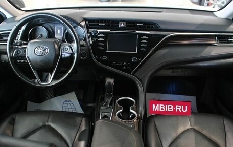 Toyota Camry, 2018 год, 2 684 900 рублей, 8 фотография
