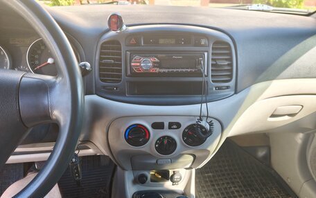 Hyundai Verna II, 2007 год, 330 000 рублей, 12 фотография