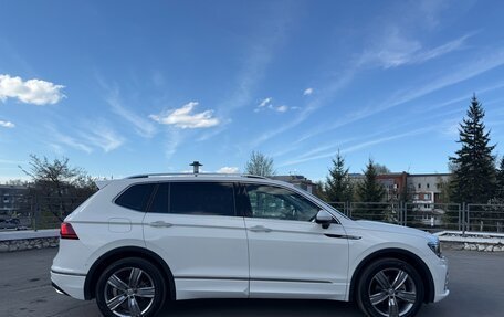 Volkswagen Tiguan II, 2020 год, 2 857 000 рублей, 6 фотография