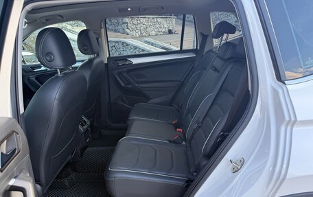 Volkswagen Tiguan II, 2020 год, 2 857 000 рублей, 15 фотография
