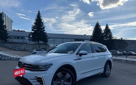 Volkswagen Tiguan II, 2020 год, 2 857 000 рублей, 9 фотография