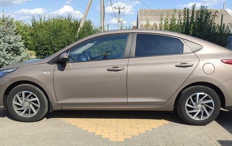 Hyundai Solaris II рестайлинг, 2022 год, 1 960 000 рублей, 3 фотография