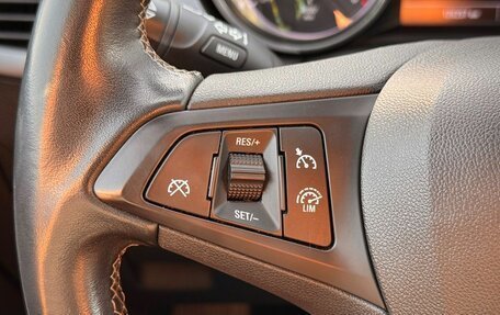 Opel Astra K, 2019 год, 1 610 000 рублей, 17 фотография