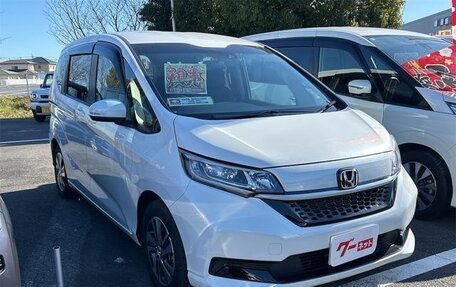 Honda Freed II, 2021 год, 1 440 000 рублей, 4 фотография