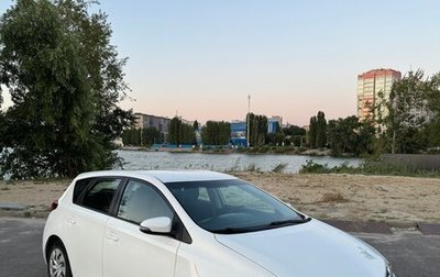 Toyota Auris II, 2013 год, 949 000 рублей, 1 фотография