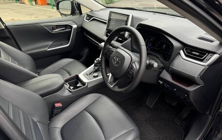 Toyota RAV4, 2019 год, 3 190 000 рублей, 13 фотография