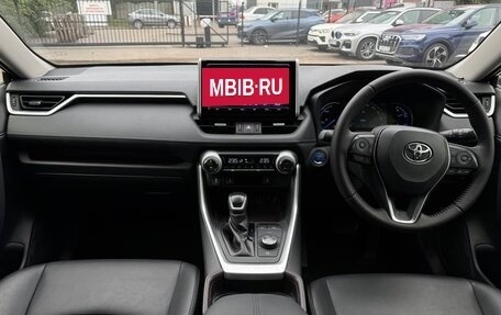 Toyota RAV4, 2019 год, 3 190 000 рублей, 25 фотография