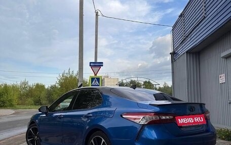 Toyota Camry, 2019 год, 2 390 000 рублей, 2 фотография