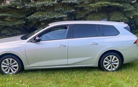Opel Astra, 2023 год, 2 300 000 рублей, 2 фотография