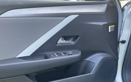 Opel Astra, 2023 год, 2 300 000 рублей, 11 фотография