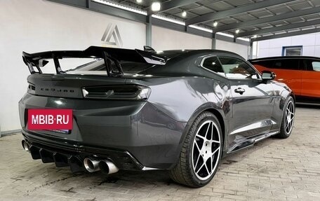 Chevrolet Camaro VI, 2017 год, 2 350 000 рублей, 5 фотография