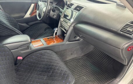 Toyota Camry, 2010 год, 1 050 000 рублей, 18 фотография