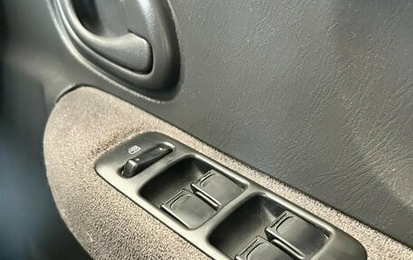 Suzuki Swift II, 2003 год, 300 000 рублей, 18 фотография