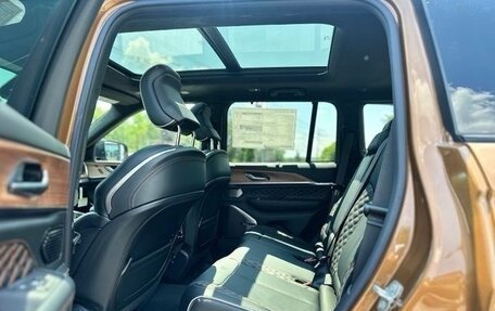 Jeep Grand Cherokee, 2026 год, 8 300 000 рублей, 28 фотография