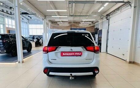 Mitsubishi Outlander III рестайлинг 3, 2016 год, 1 949 900 рублей, 5 фотография